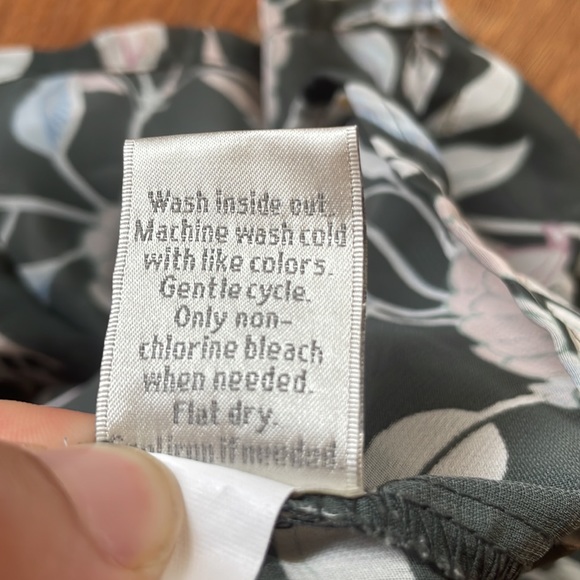 BNWOT Lauren Conrad floral sheer light blouse. - Picture 5 of 13